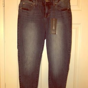 NWT Bombshell Skinny Jeans